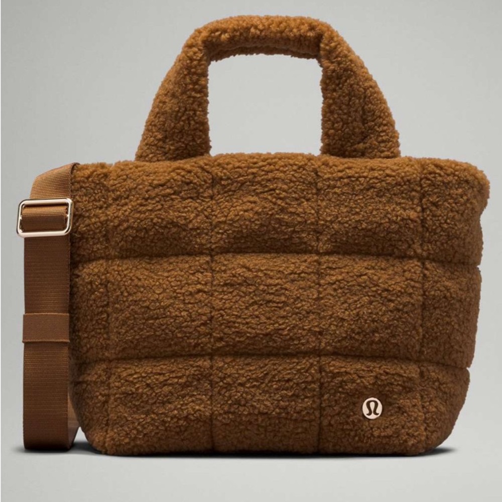 NWT Lululemon Quilted Grid Crossbody Bag (Burnt Caramel, 5L Sherpa Fleece)